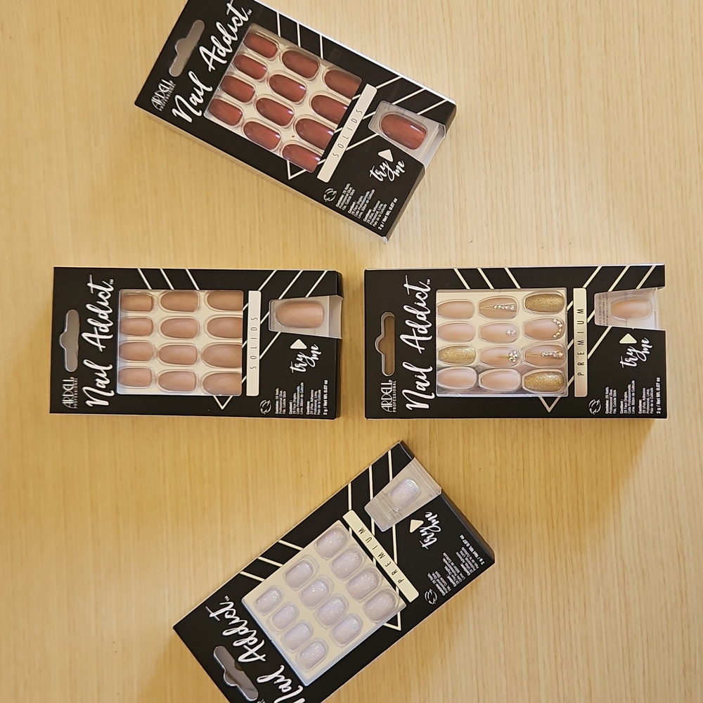 Ardell Professional Nail Addict Press-On Nails Set: Nude, Silver And Burgandy